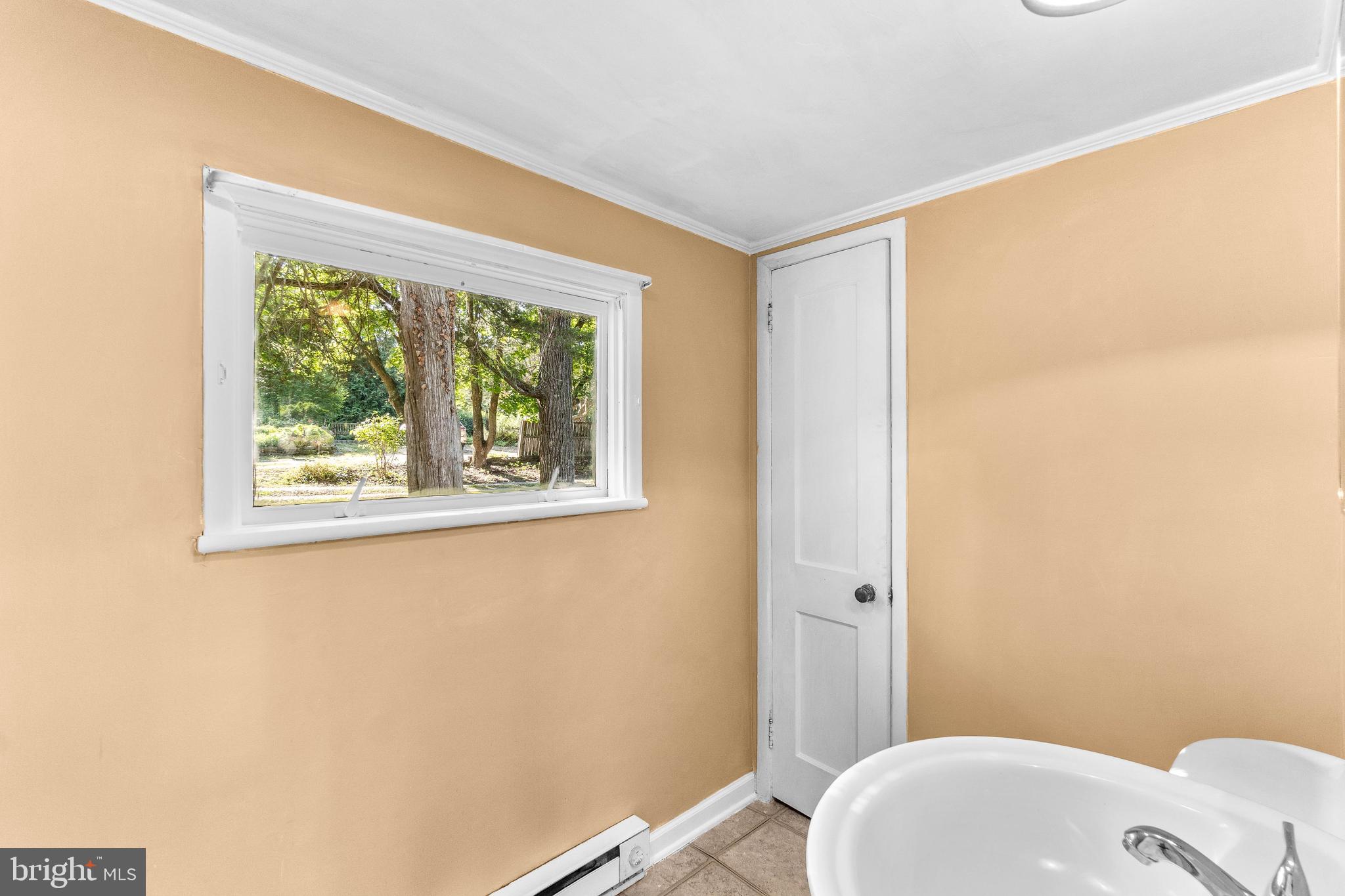 3472 Uniontown Road Westminster, MD 21158 - Photo 27 of 61 Main Level Full Bath