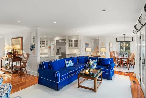 $10,900,000 | 40 Low Beach Road, Nantucket, MA 02554