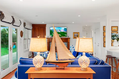 $10,900,000 | 40 Low Beach Road, Nantucket, MA 02554