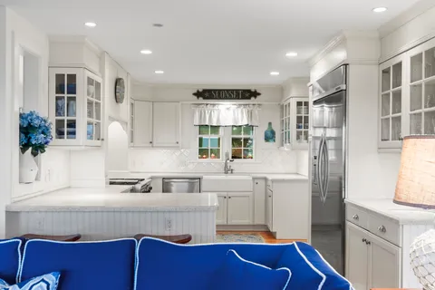 $10,900,000 | 40 Low Beach Road, Nantucket, MA 02554