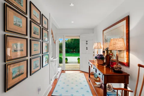 $10,900,000 | 40 Low Beach Road, Nantucket, MA 02554