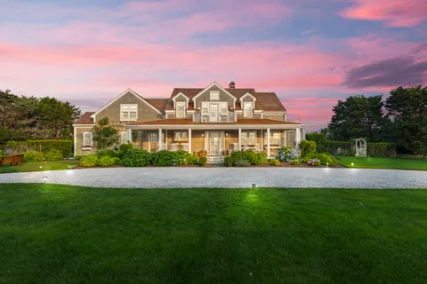 $10,900,000 | 40 Low Beach Road, Nantucket, MA 02554
