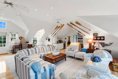 $10,900,000 | 40 Low Beach Road, Nantucket, MA 02554