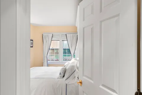 $10,900,000 | 40 Low Beach Road, Nantucket, MA 02554