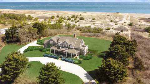 $10,900,000 | 40 Low Beach Road, Nantucket, MA 02554