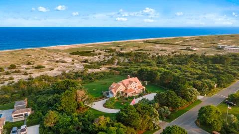 $10,900,000 | 40 Low Beach Road, Nantucket, MA 02554