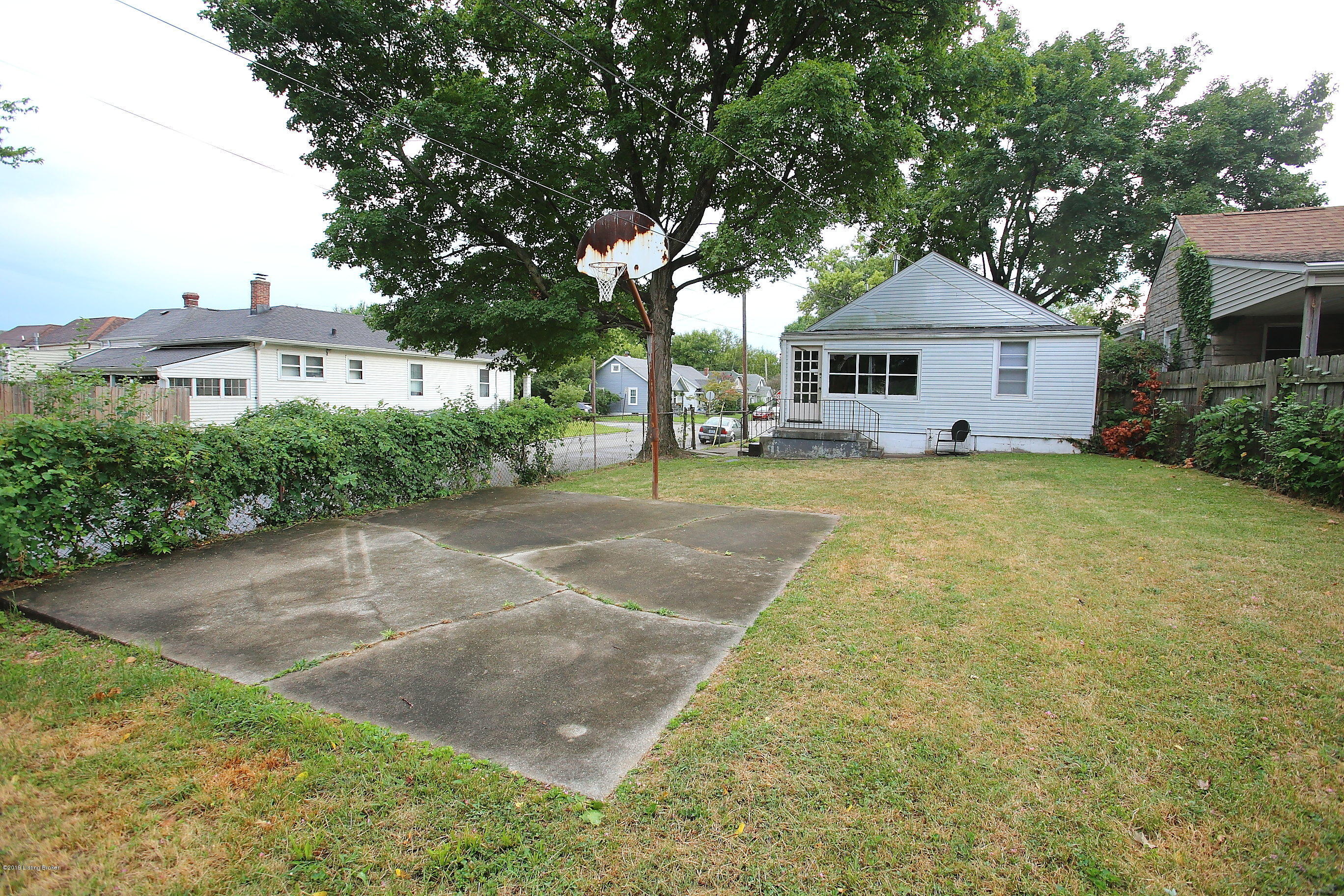 1139 Rammers Avenue Louisville, KY 40204 - Photo 30 of 31 Backyard
