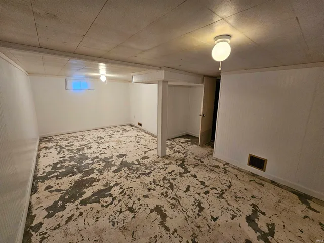 $159,900 | 862 Ridgeway Avenue, Vincennes, IN 47591