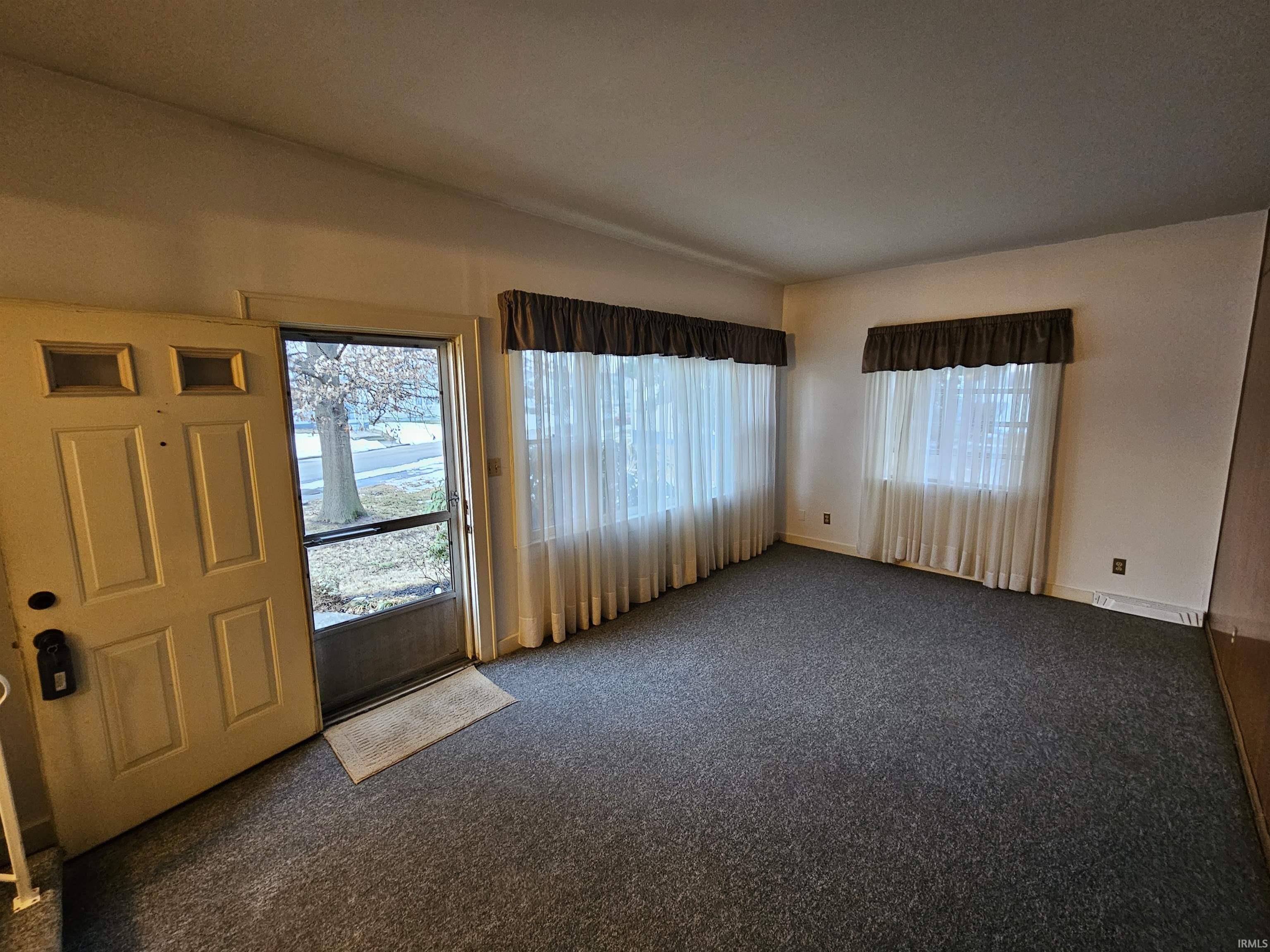 862 Ridgeway Avenue Vincennes, IN 47591 - Photo 4 of 19