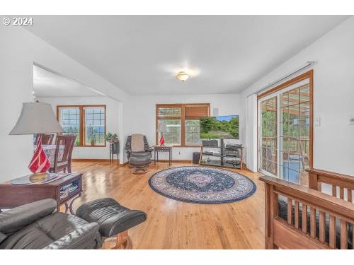 64911 McDermott Road Deer Island, OR 97054 - Photo 9 of 43 Gallery Image 9