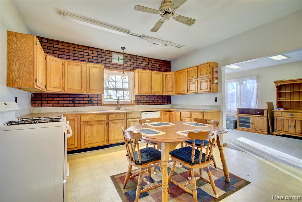 5396 East Atherton Road Burton, MI 48519 - Photo 11 of 59