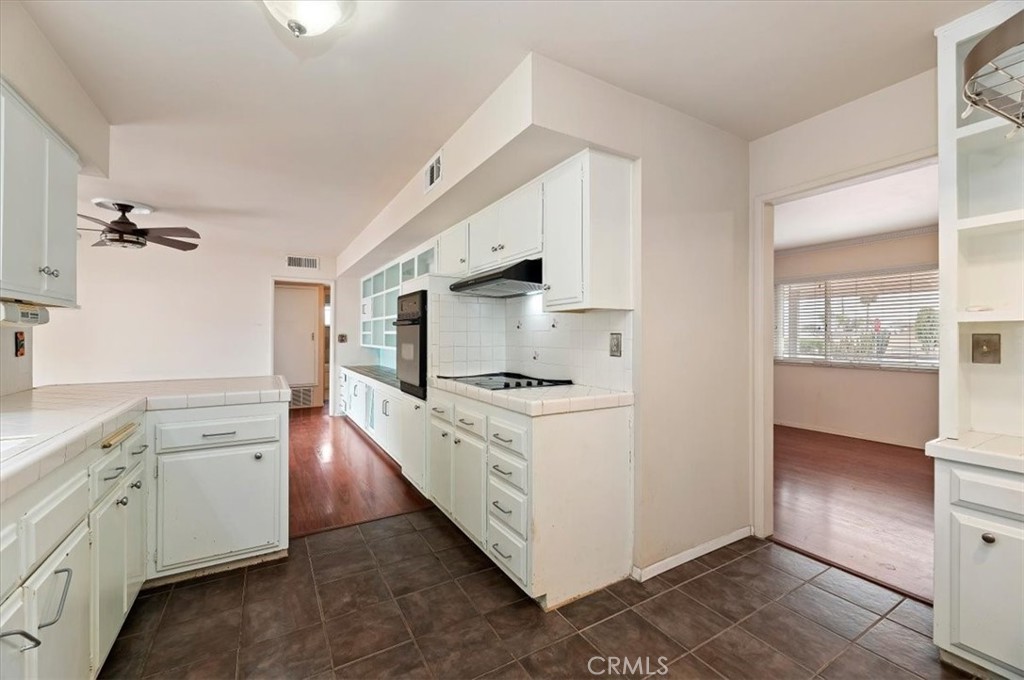 27190 Pinehurst Road Menifee, CA 92586 - Photo 12 of 29