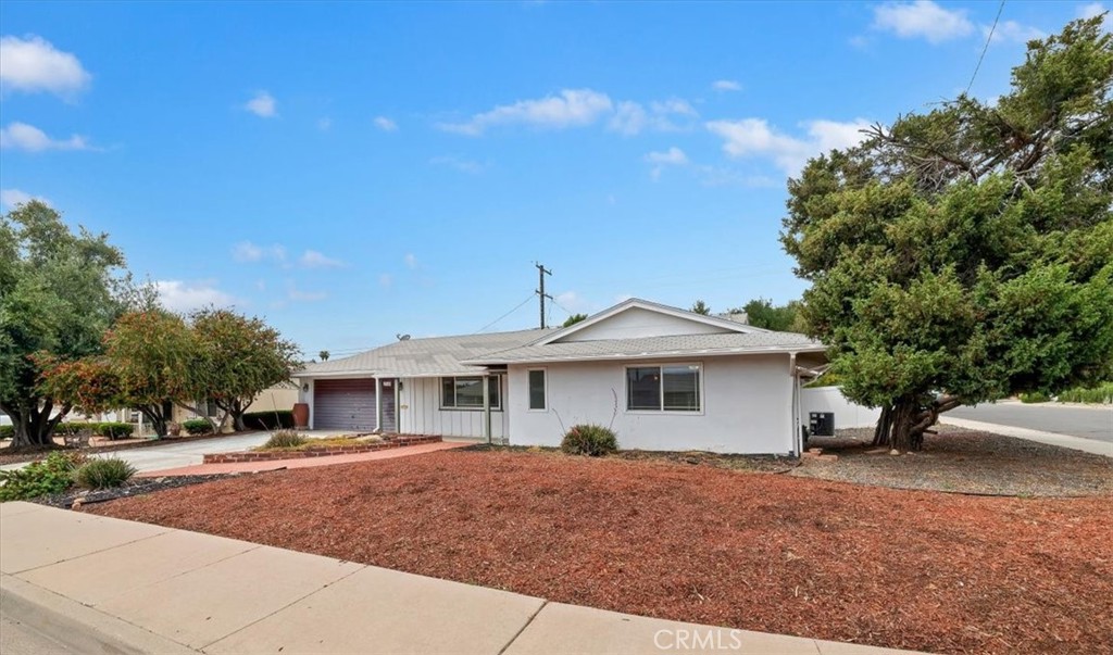 27190 Pinehurst Road Menifee, CA 92586 - Photo 3 of 29