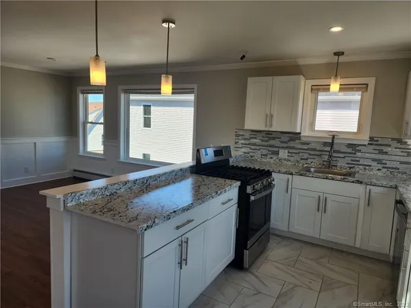 $2,450 | 120 Downing Street, Unit 3, New Haven, CT 06513