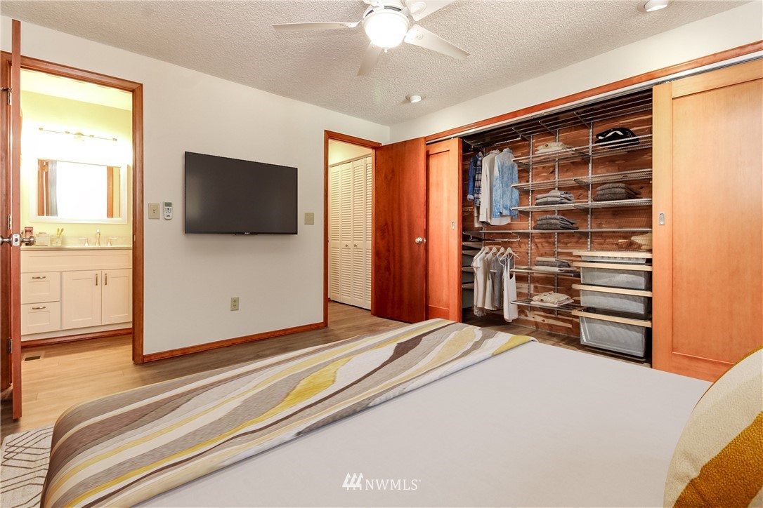 12364 Southeast 96th Place Renton, WA 98056 - Photo 12 of 22 Gallery Image 12