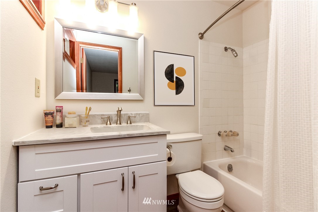 12364 Southeast 96th Place Renton, WA 98056 - Photo 13 of 22 Gallery Image 13