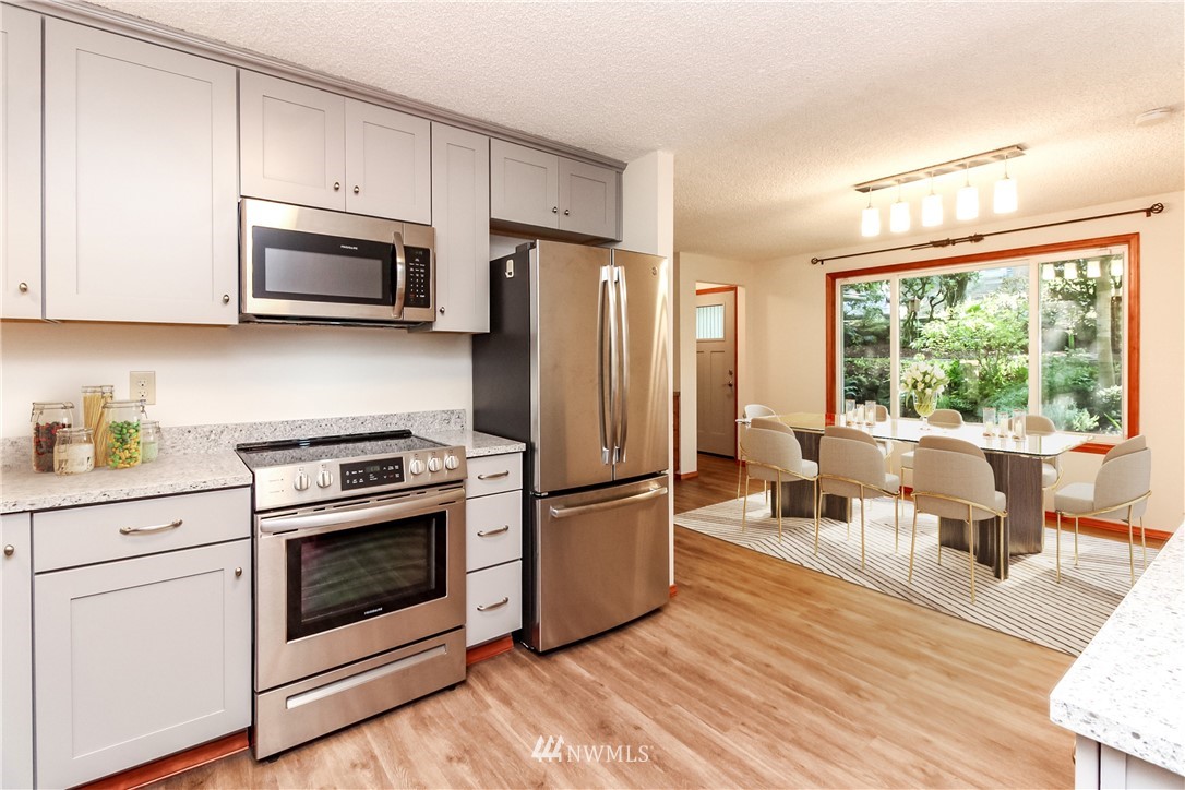 12364 Southeast 96th Place Renton, WA 98056 - Photo 10 of 22 Gallery Image 10