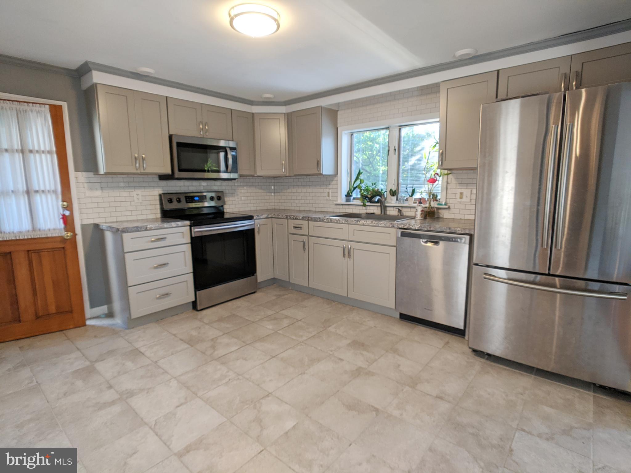 424 Norristown Road Horsham, PA 19044 - Photo 7 of 17 Updated eat-in kitchen