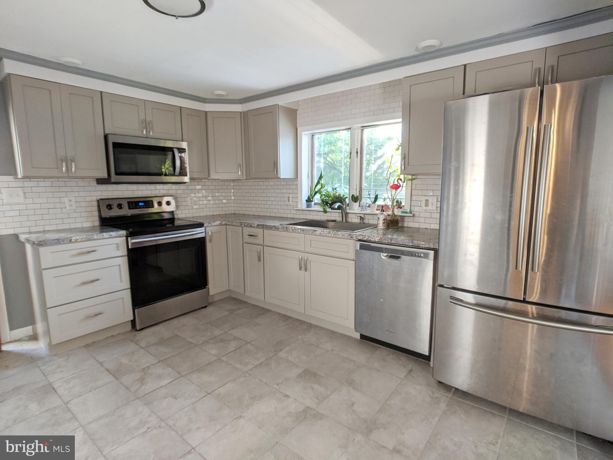 424 Norristown Road Horsham, PA 19044 - Photo 8 of 17 Updated eat-in kitchen