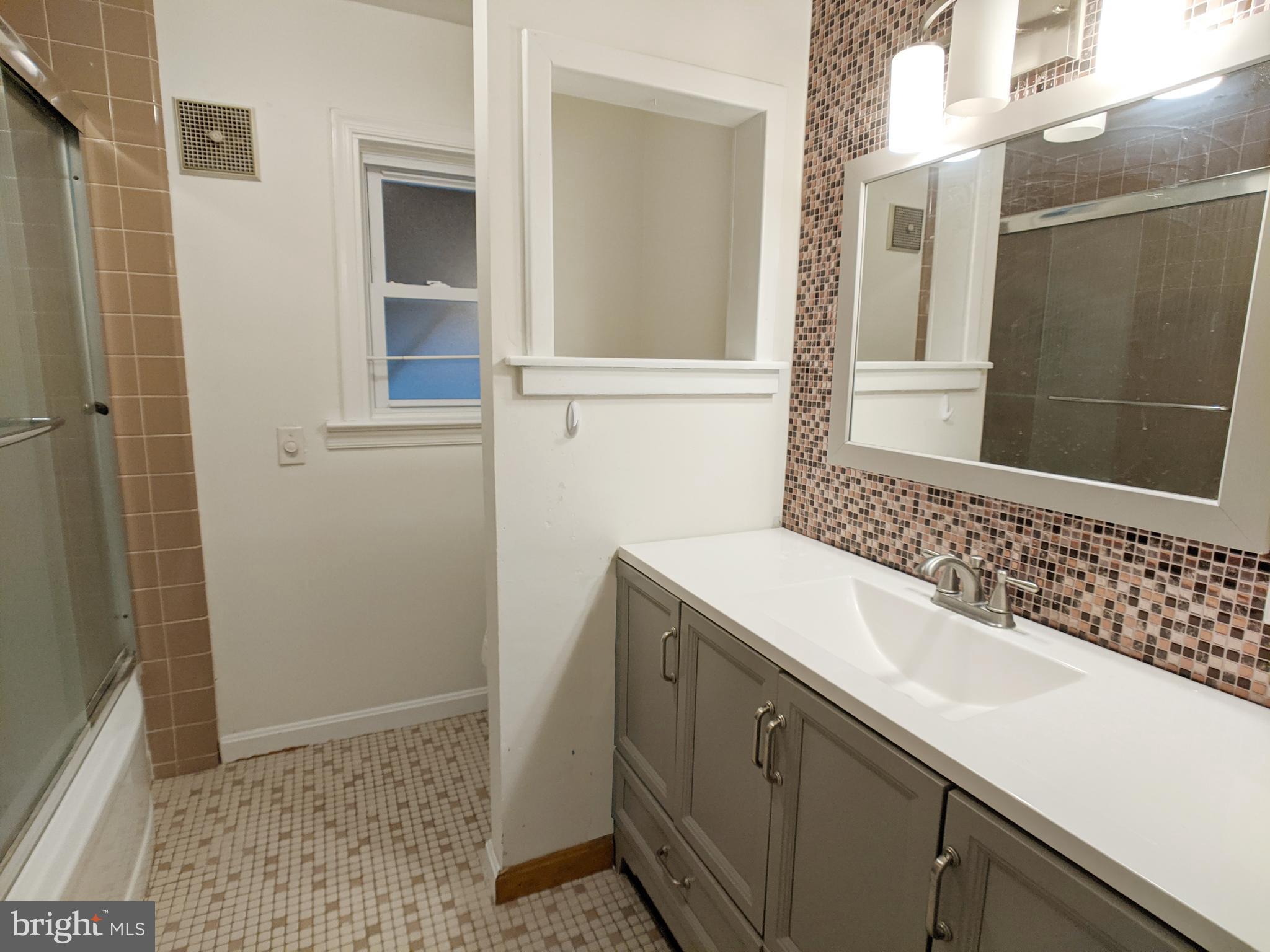 424 Norristown Road Horsham, PA 19044 - Photo 10 of 17 Updated full bath