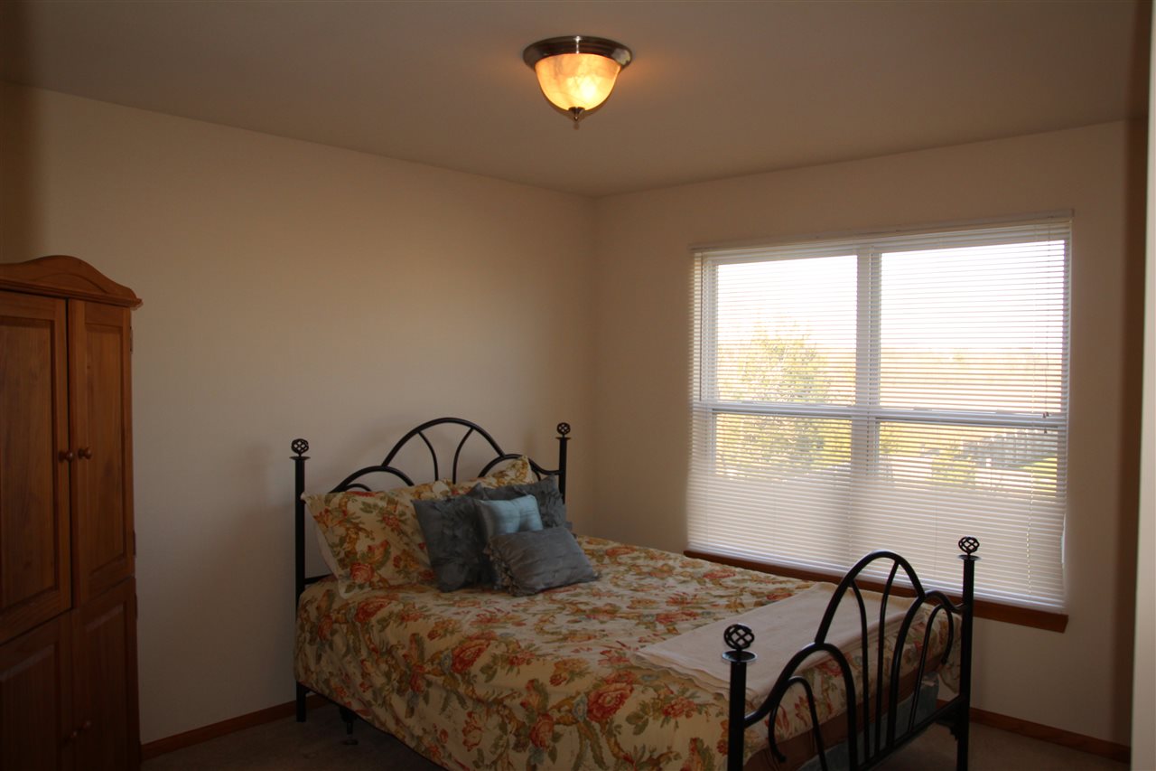 573 Cross Plains Road Rockford, IL 61107 - Photo 11 of 16 Gallery Image 11