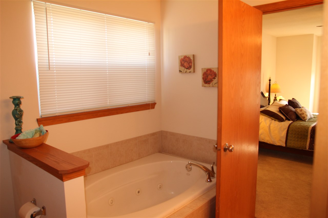 573 Cross Plains Road Rockford, IL 61107 - Photo 10 of 16 Gallery Image 10