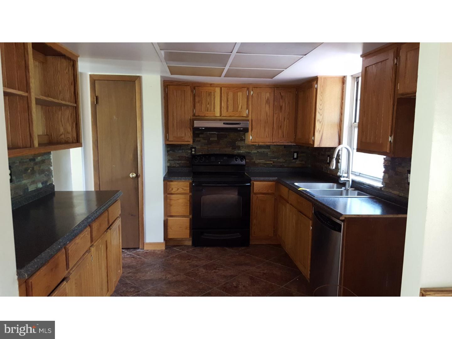 500 Mountainside Road Temple, PA 19560 - Photo 5 of 17 Gallery Image 5