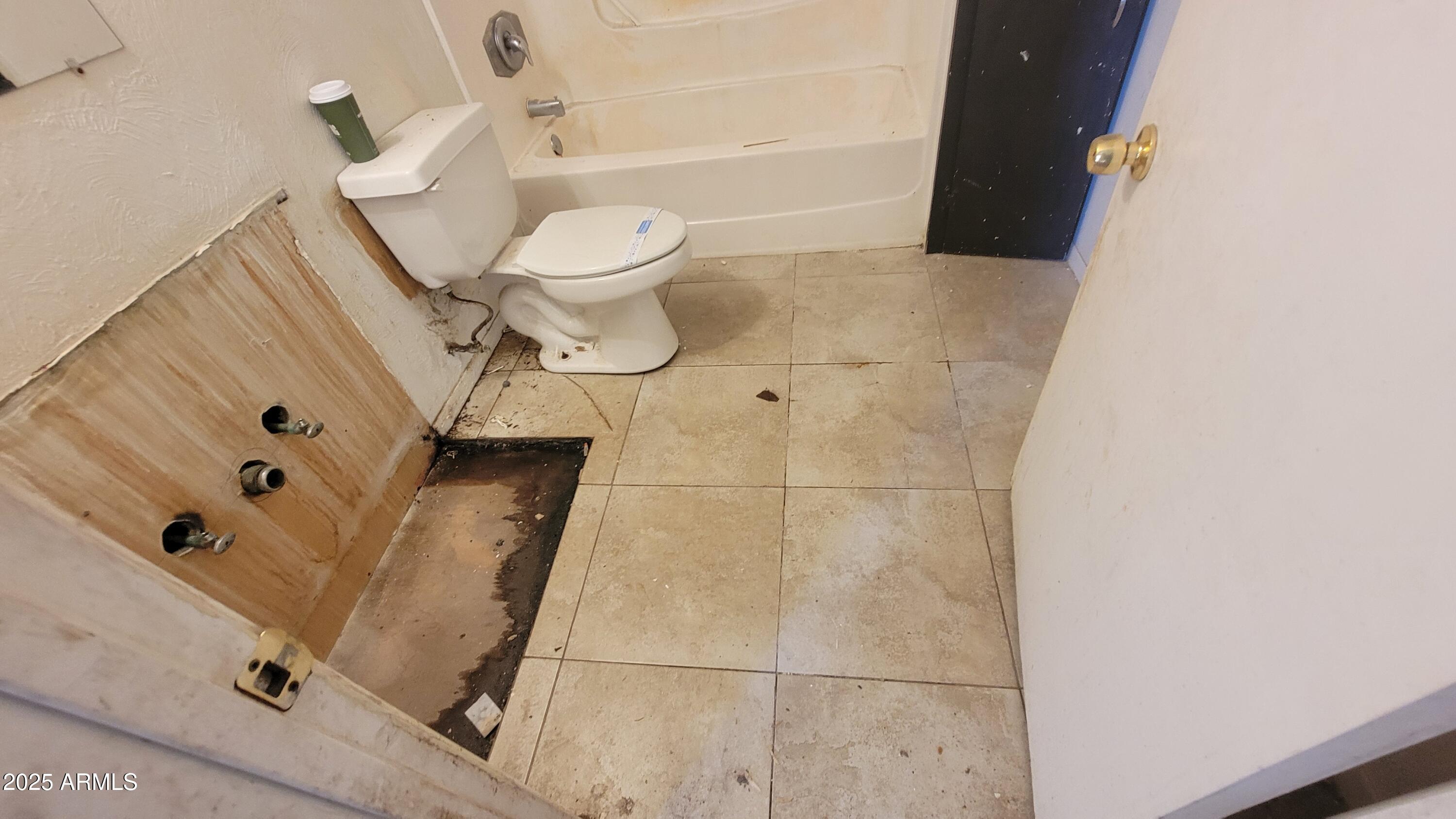 8118 West Osborn Road Phoenix, AZ 85033 - Photo 8 of 31 20251001_124544 - Richard Diaz