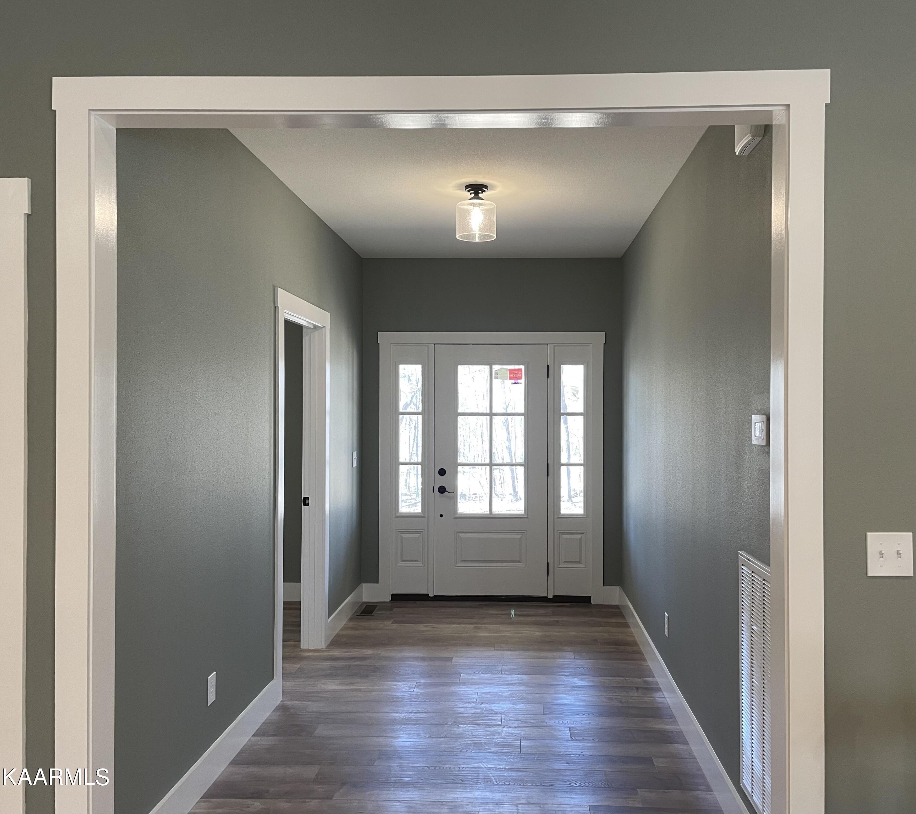 1515 East Overlook Road Monterey, TN 38574 - Photo 8 of 24 Entrance
