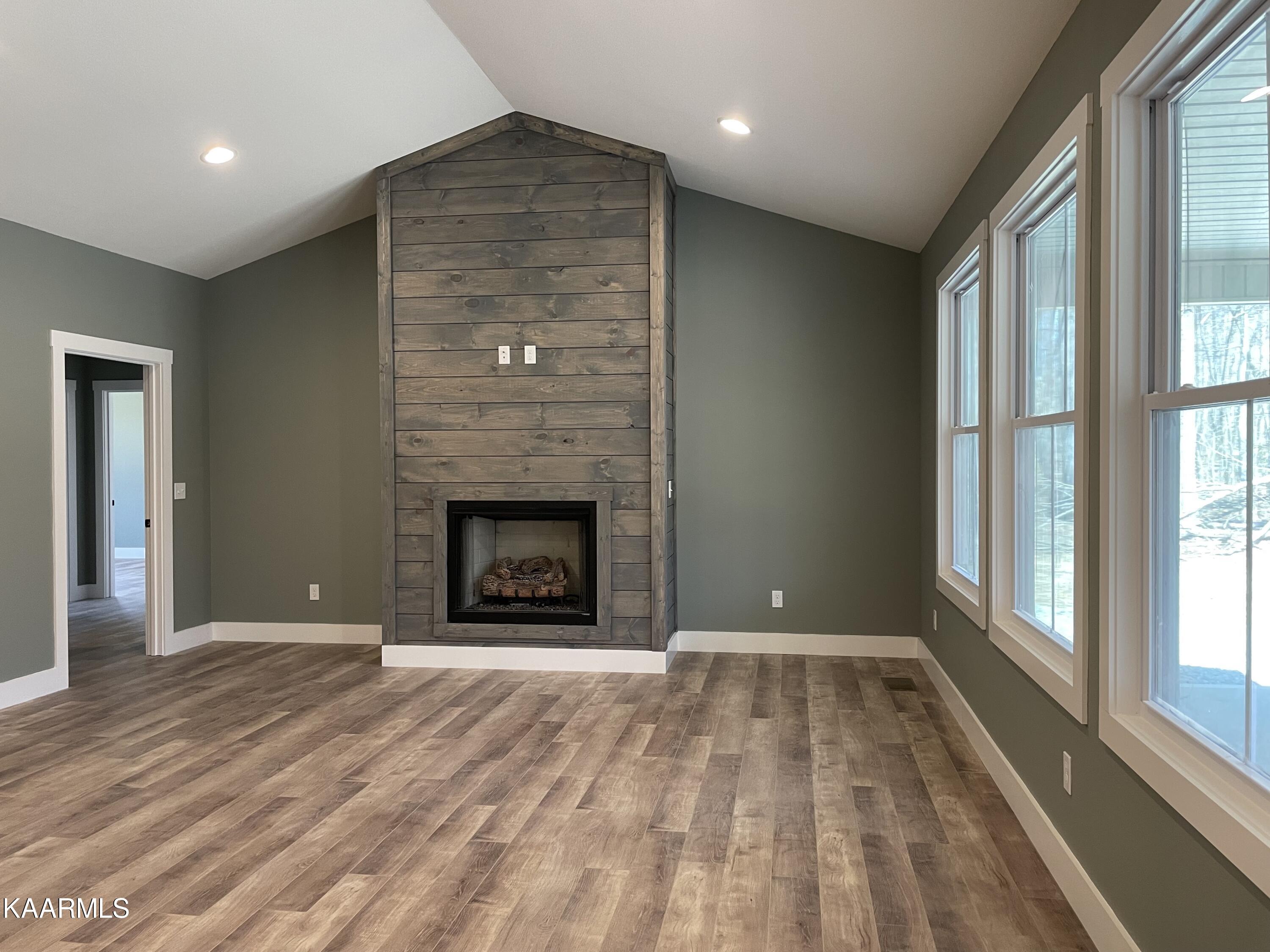 1515 East Overlook Road Monterey, TN 38574 - Photo 9 of 24 Great Room