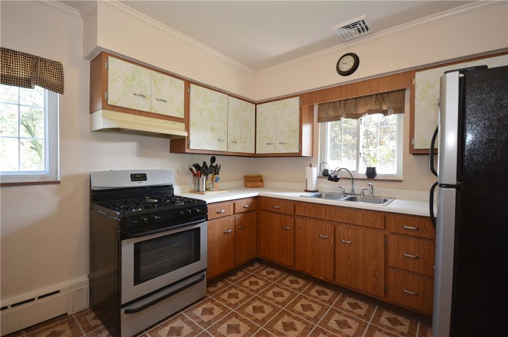 1227 Powers Run Road Pittsburgh, PA 15238 - Photo 8 of 16 Stainless steel appliances in fully equipped kitchen