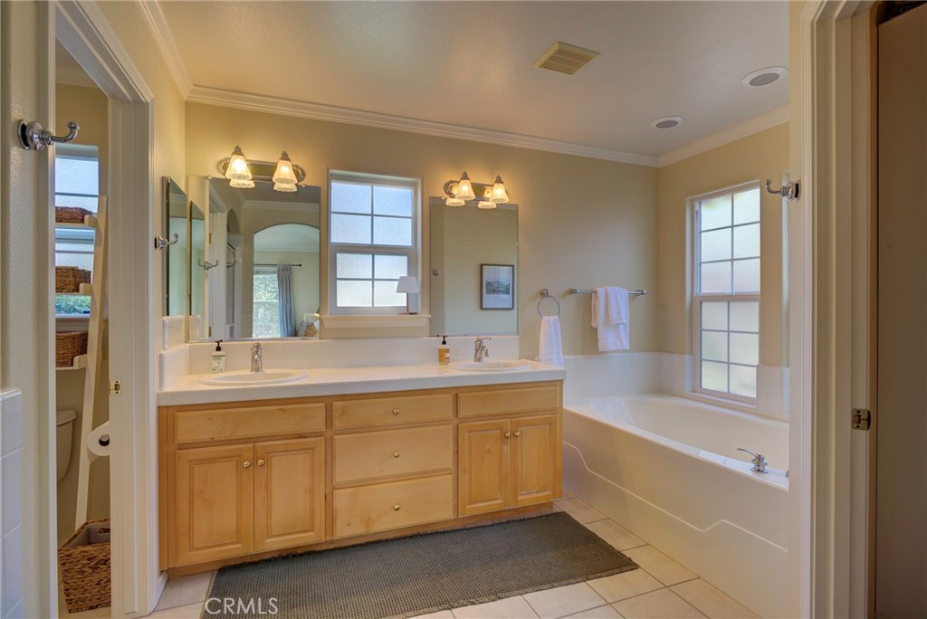 560 Stagecoach Road Arroyo Grande, CA 93420 - Photo 11 of 60 Primary Bath