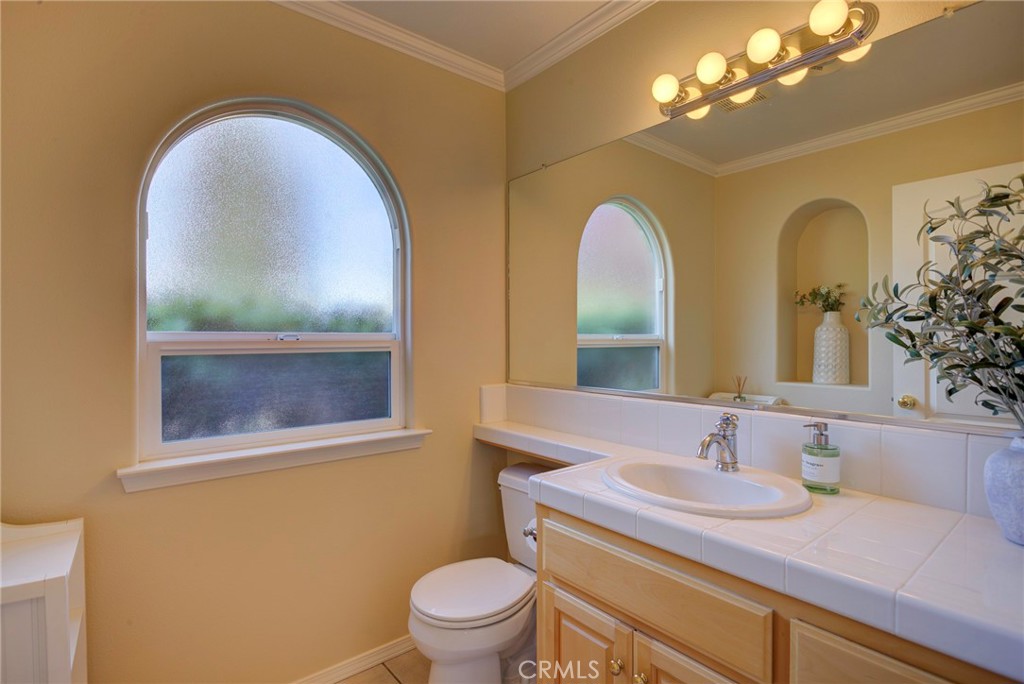 560 Stagecoach Road Arroyo Grande, CA 93420 - Photo 8 of 60 Hall bath