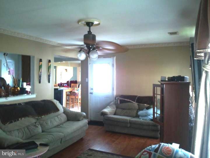 206 Hollybush Place Clementon, NJ 08021 - Photo 2 of 23