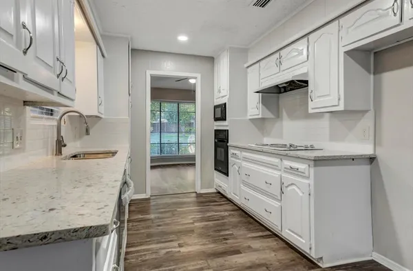 $2,700 | 3816 Buckhorn Place, Fort Worth, TX 76137