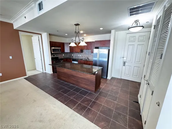 $1,700 | 2405 West Serene Avenue, Unit 517, Las Vegas, NV 89123
