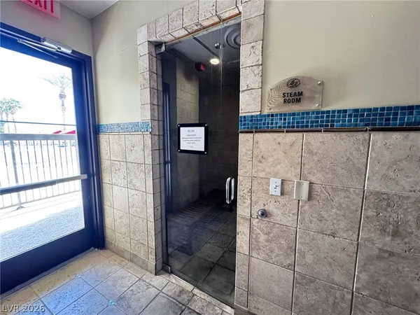 $1,700 | 2405 West Serene Avenue, Unit 517, Las Vegas, NV 89123