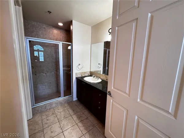 $1,700 | 2405 West Serene Avenue, Unit 517, Las Vegas, NV 89123