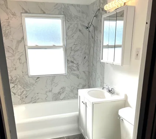 $395,000 | 1548 Campbell Avenue, Des Plaines, IL 60016