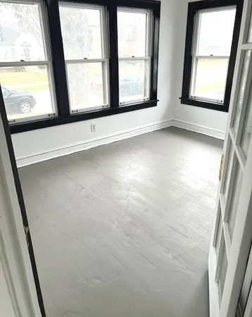 $395,000 | 1548 Campbell Avenue, Des Plaines, IL 60016