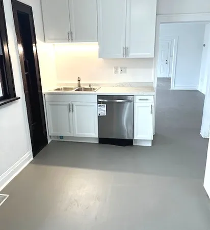 $395,000 | 1548 Campbell Avenue, Des Plaines, IL 60016