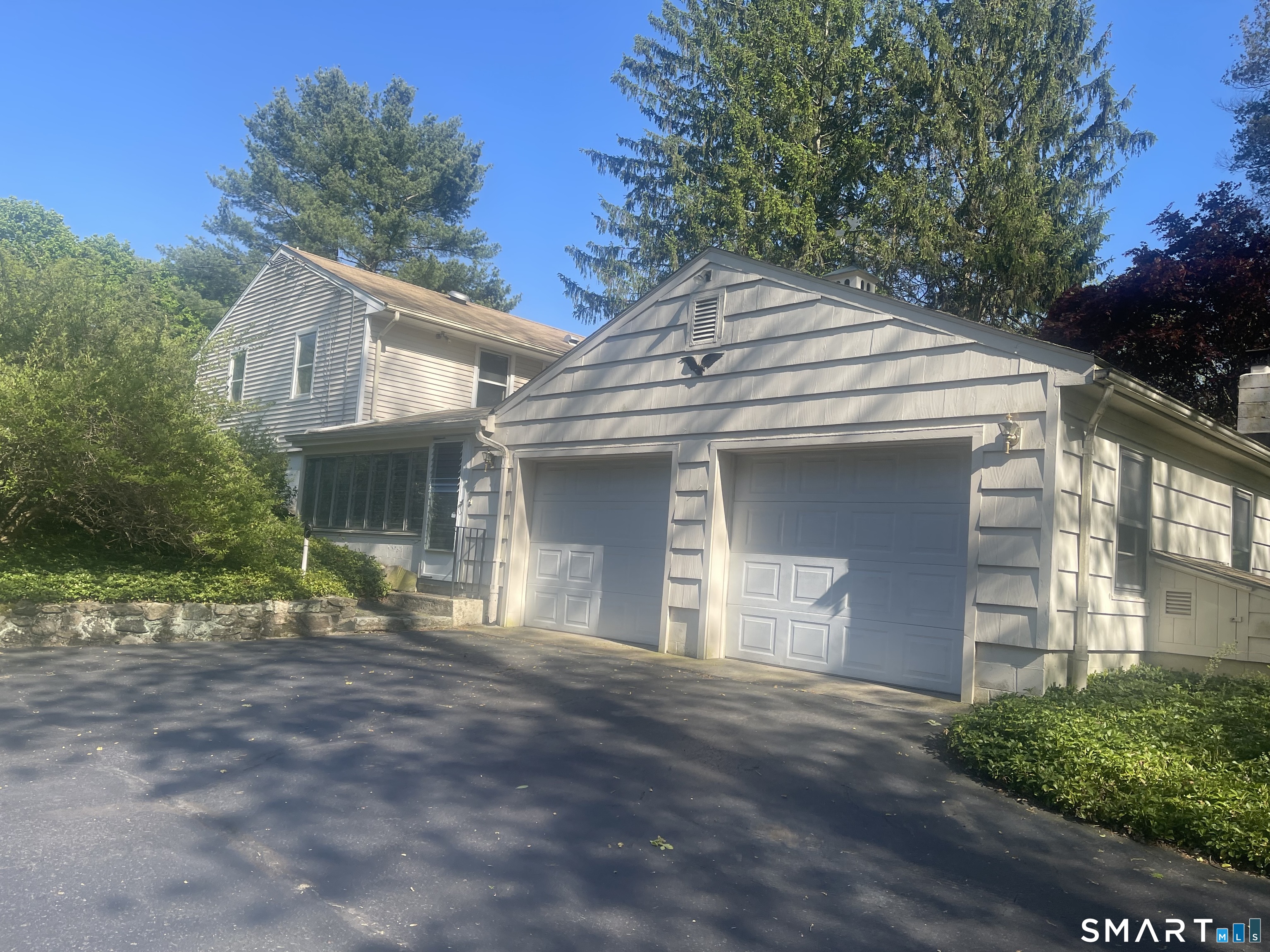 9 Apple Lane Redding, CT 06896 - Photo 6 of 39 Attached 2 car garage