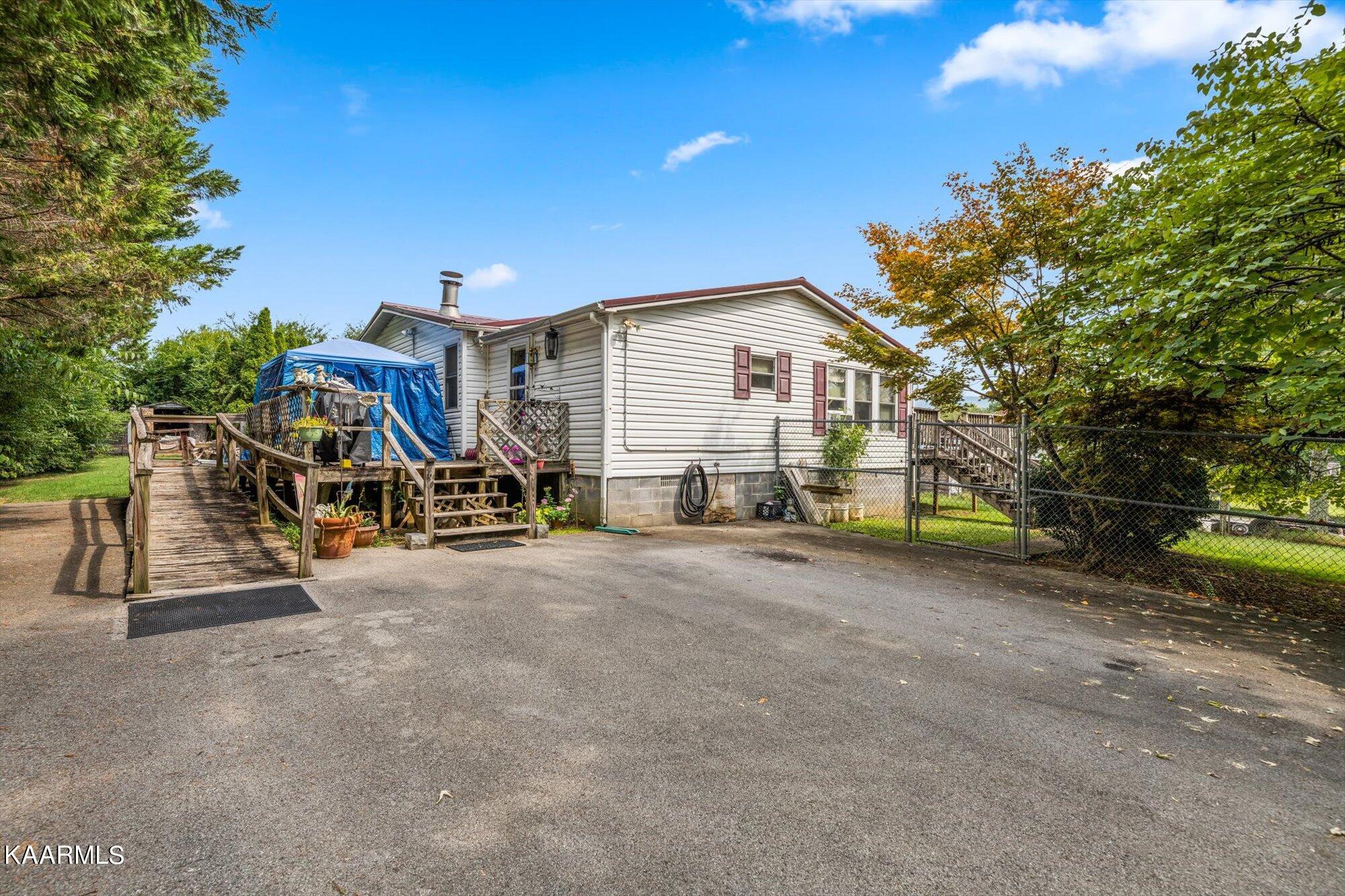 351 Patterson Road Walland, TN 37886 - Photo 2 of 29 Tons of parking