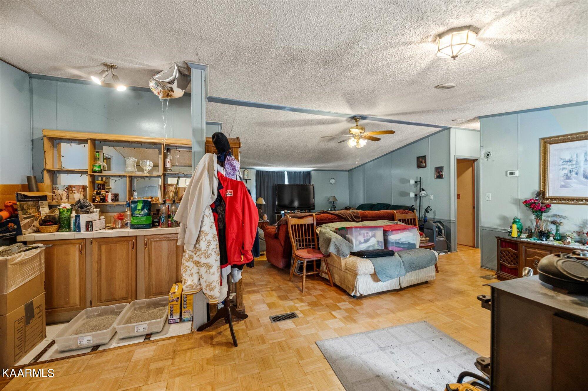 351 Patterson Road Walland, TN 37886 - Photo 7 of 29 Wet bar to living room