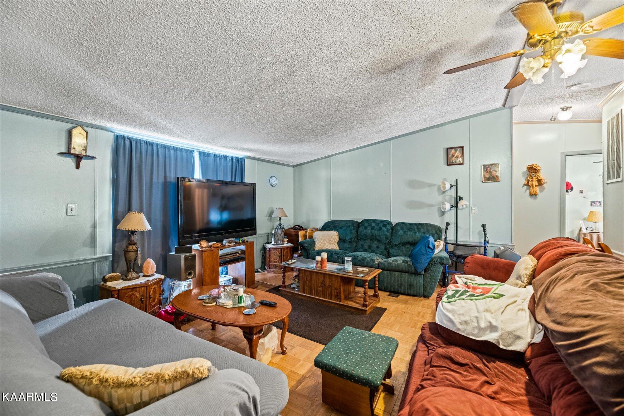 351 Patterson Road Walland, TN 37886 - Photo 10 of 29 Living room area