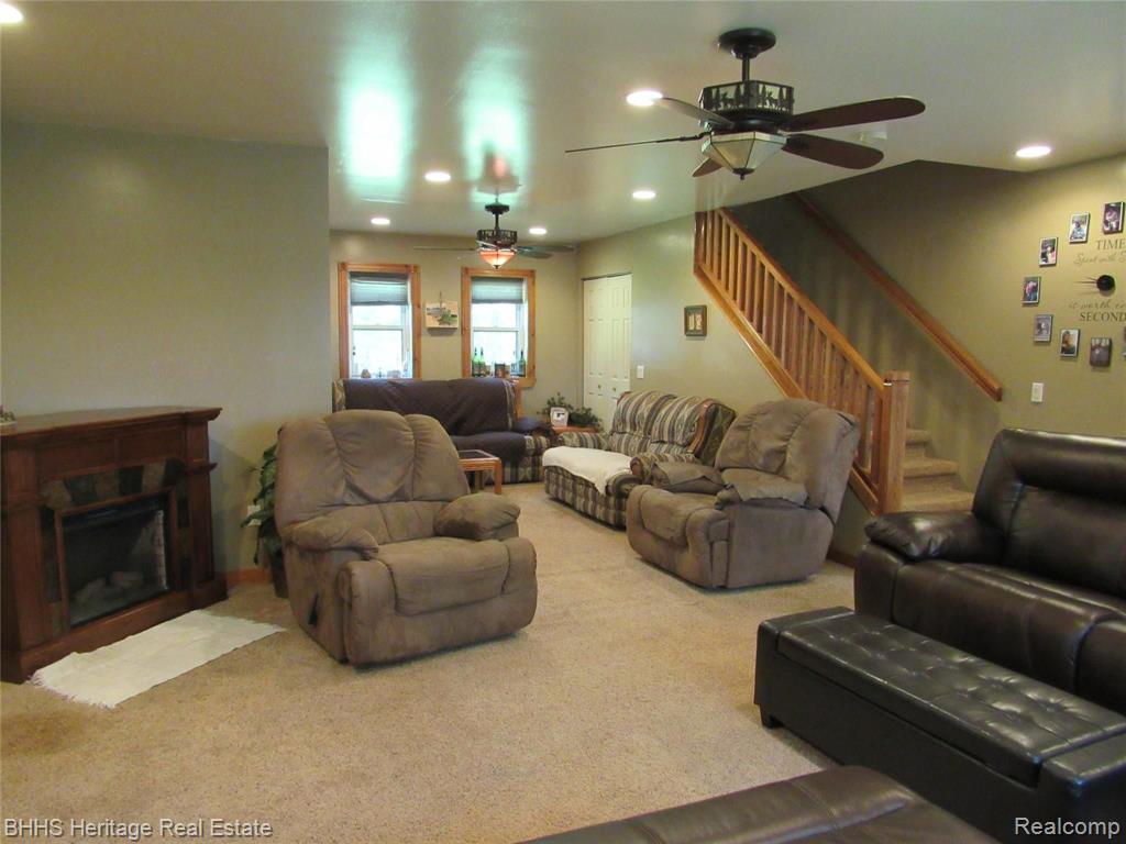 561 Ogemaw Road West Branch, MI 48661 - Photo 6 of 38
