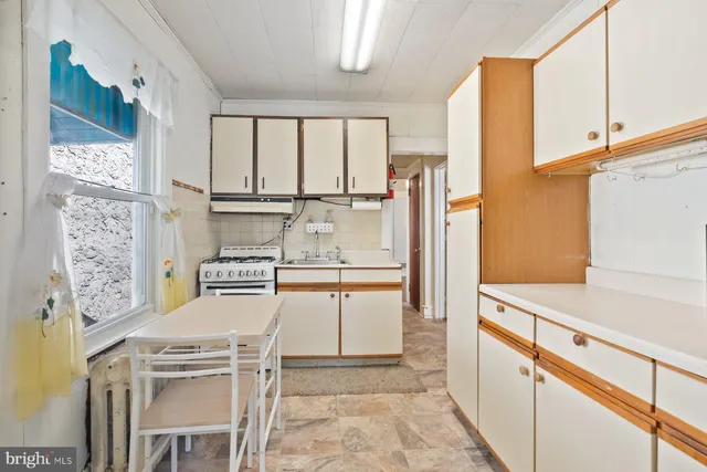 $175,000 | 128 East Cooke Avenue, Glenolden, PA 19036