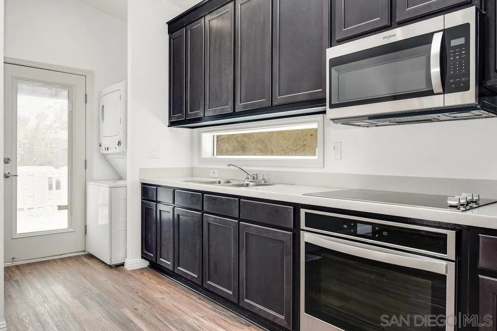 821 44th Street San Diego, CA 92102 - Photo 3 of 14