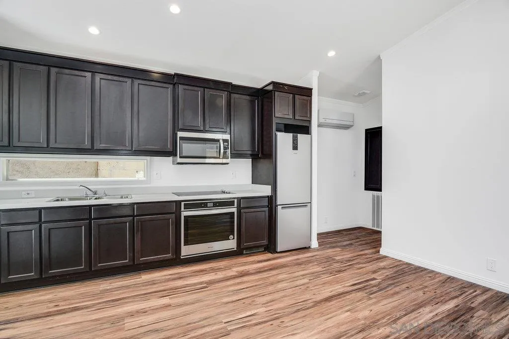 821 44th Street San Diego, CA 92102 - Photo 5 of 14