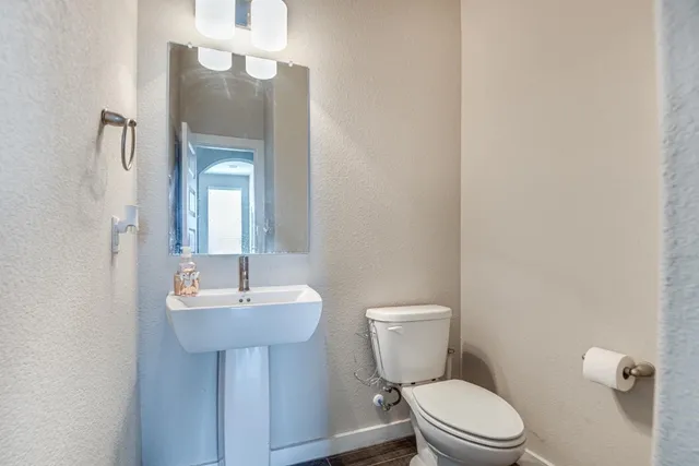 $675,000 | 143 Lakeview Court, Kyle, TX 78640